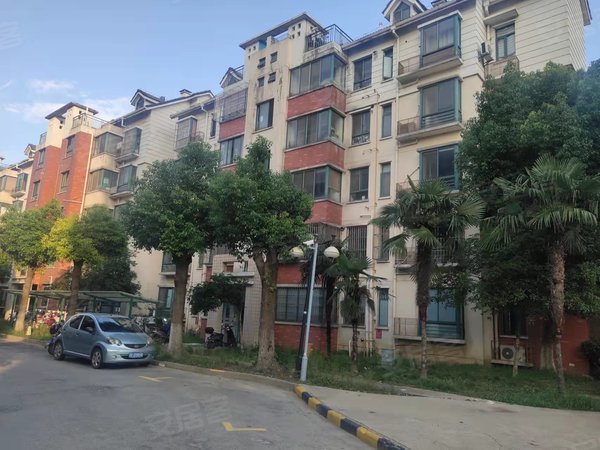 昆山张浦张浦森隆蓝波湾蓝波湾 精装 3室2卫 南北通透 2500 拎包入住