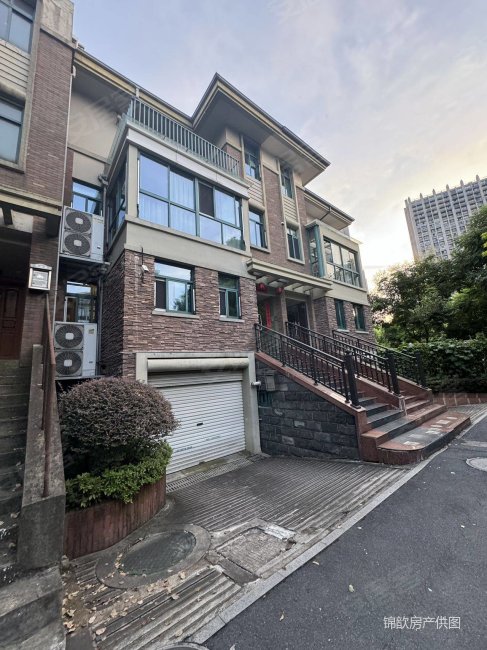 纯毛坯 双露台 出价可谈,维也纳森林花园(别墅)二手房,970万,5室2厅,2