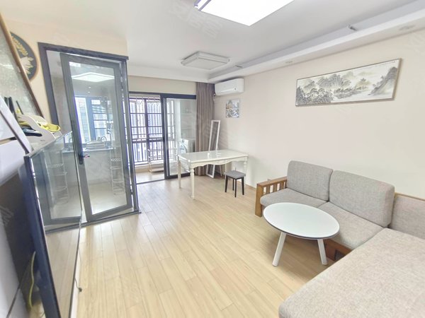 武汉江夏纸坊海伦广场江夏客厅地铁口~海伦广场精装三居室~永旺梦乐城