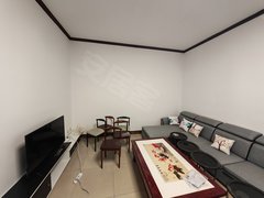 信阳平桥世纪广场平桥二小一中西凤酒店对面，一楼精装三房，家具家电其全部拎包住出租房源真实图片