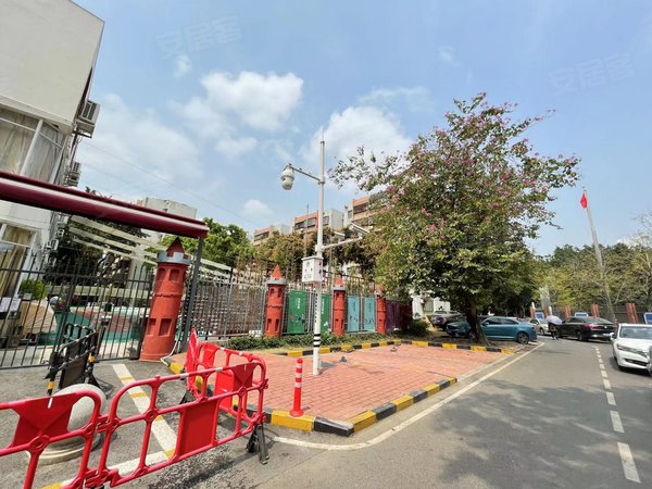 深圳南山科技园松坪村梅苑松坪山梅苑三房 双阳台,4楼 爬楼不费劲!
