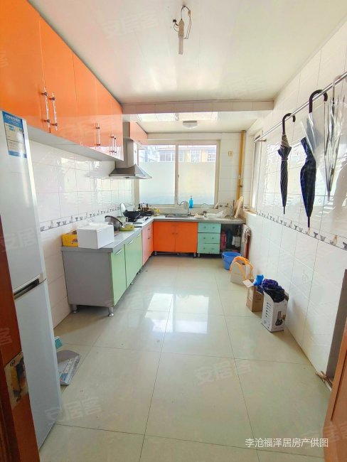 急售永平路地铁口海信北苑风景5楼100平155万