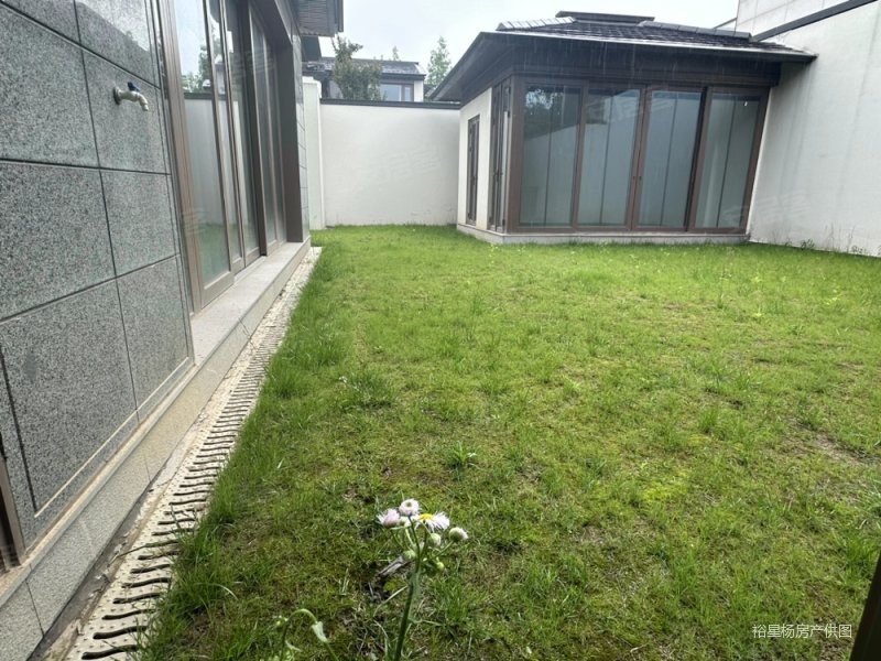 仁恒仓街旁 品质纯别墅小区 仁恒耦前 独栋带大花园 带三车位