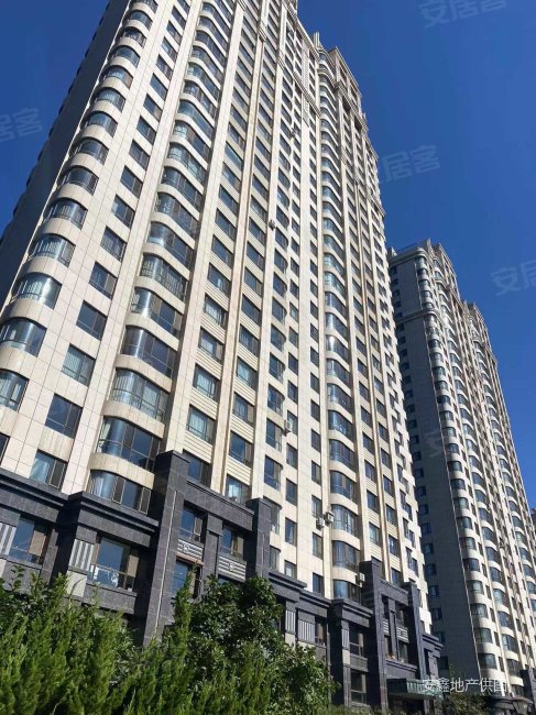 新上明秀山庄好位置  好楼层三室两厅 精装修 环境优美