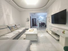 当阳长坂路当阳城区出租东方国际电梯三房1300元月，家电齐全，拎包入住！出租房源真实图片