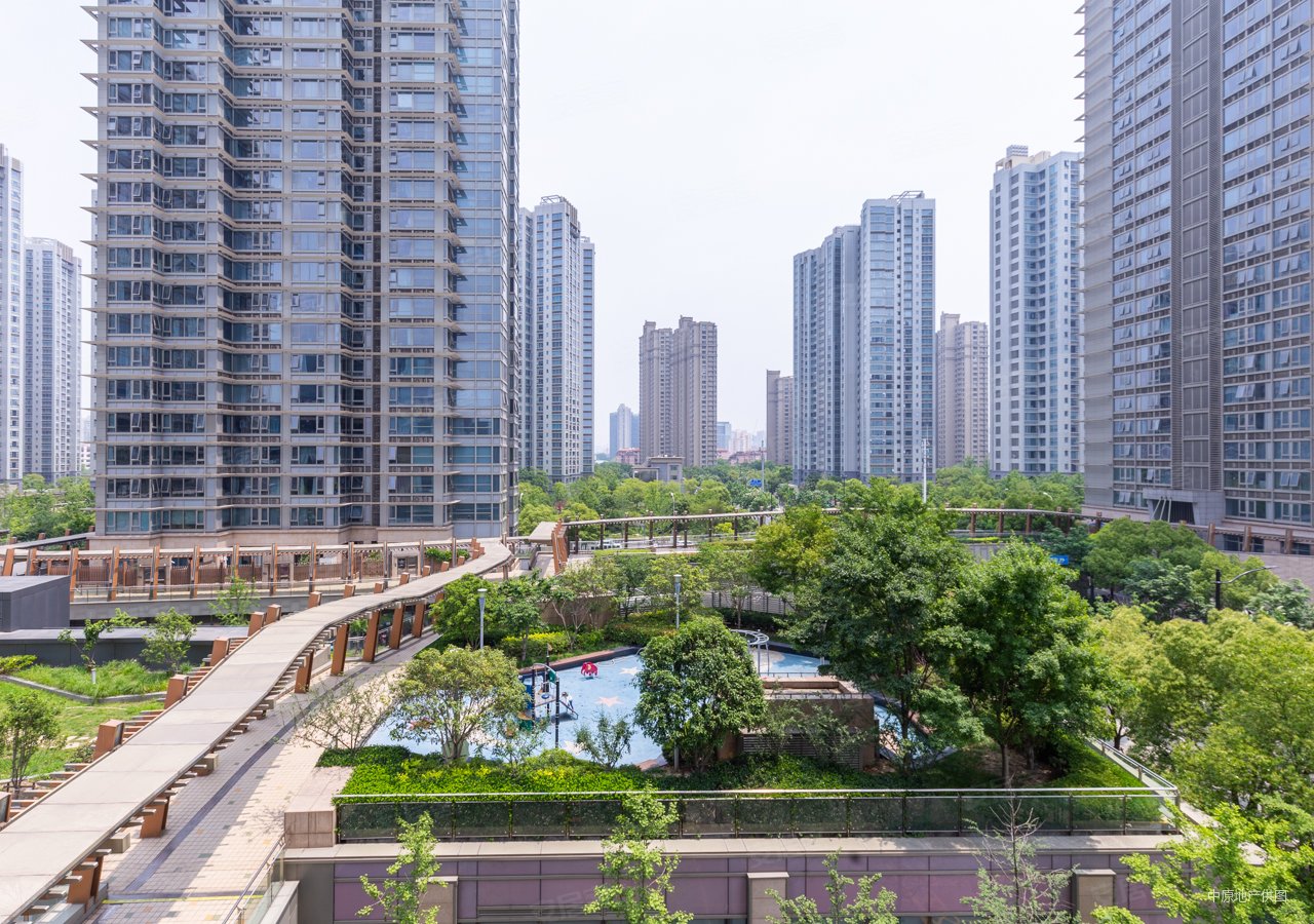 高尚领域(商住楼)4室2厅3卫163.97㎡南北735万