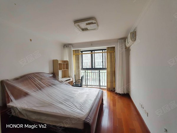 昆山花桥花桥老镇国际华城国际华城,三房两卫,出行便利,近地铁商场