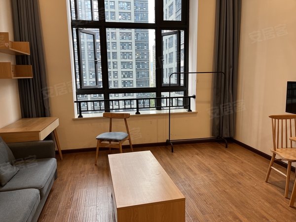 昆明五华高新区融创春风十里海豚湾房东直签 押一付一 民水民电 可短