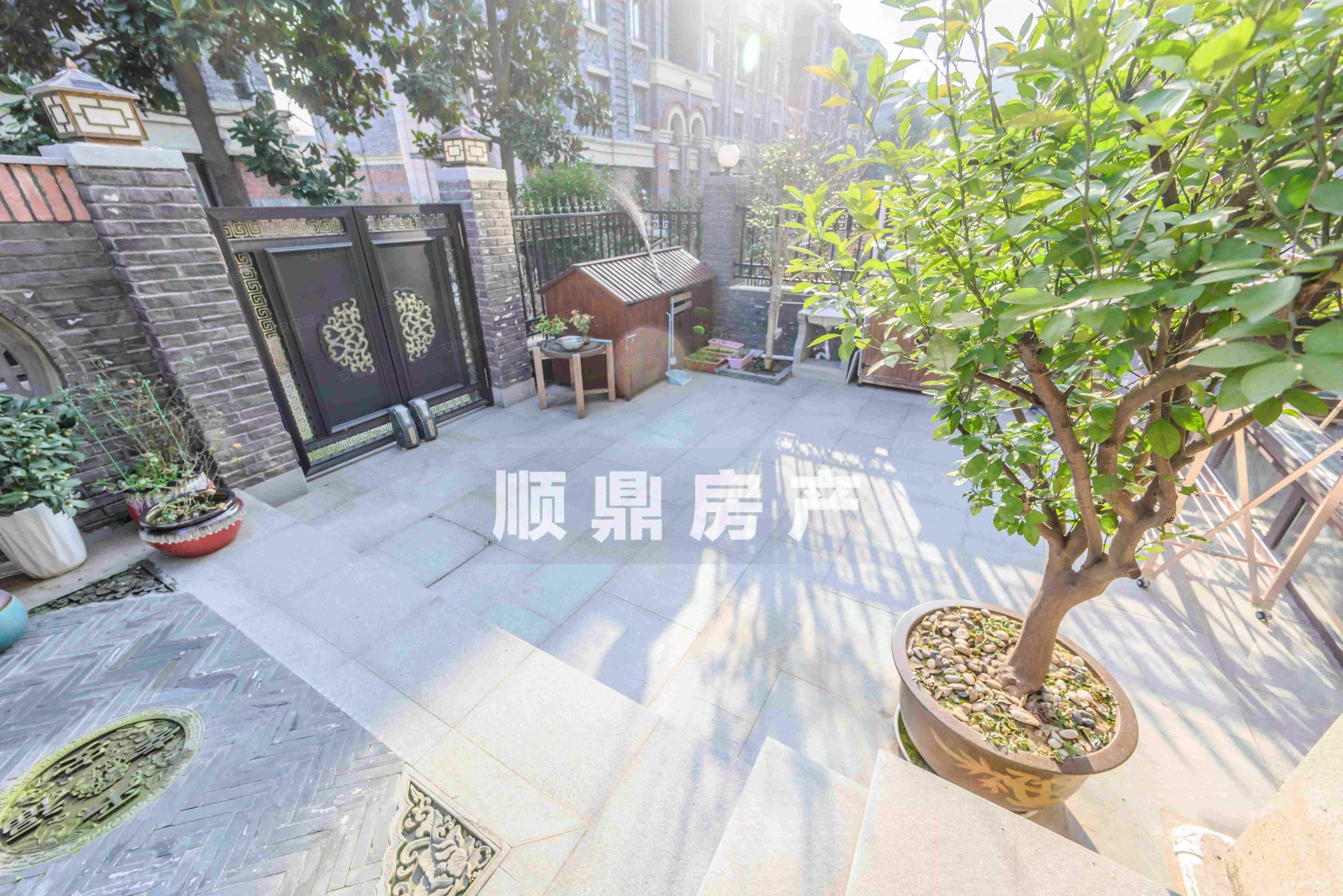 宏图上水庭院6室3厅5卫397㎡南北1800万