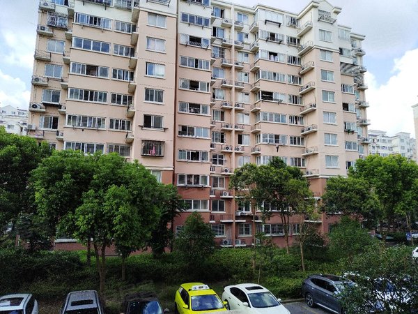 上海闵行浦江永康城馨宁佳苑房屋整洁干净,设施齐全,距离万达广场50米