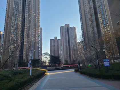 小区户型东贸国际户型面积为;40-135平米,主力户型为40-60平米两居室.