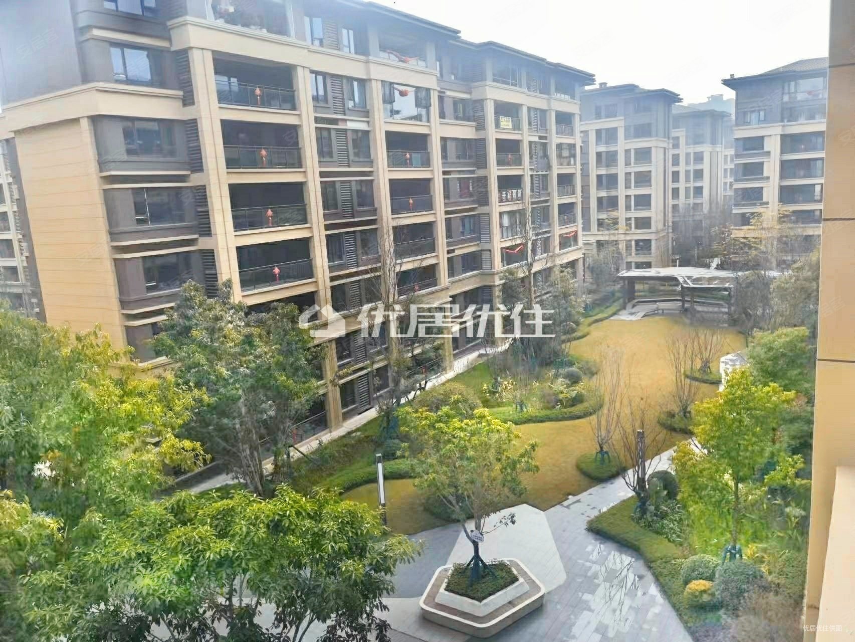 业主亏20几万黛山道8号洋房大横厅超大外阳台大四房