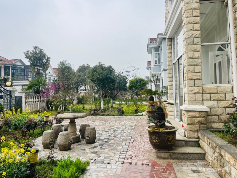 鸿运花园独栋别墅花园550平土地方正诚心出售