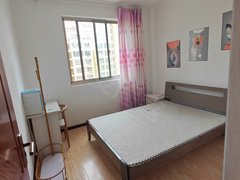 庆阳西峰西峰城区近市政府近万辉世纪城家具齐全拎包入住，押一付一，可短租出租房源真实图片