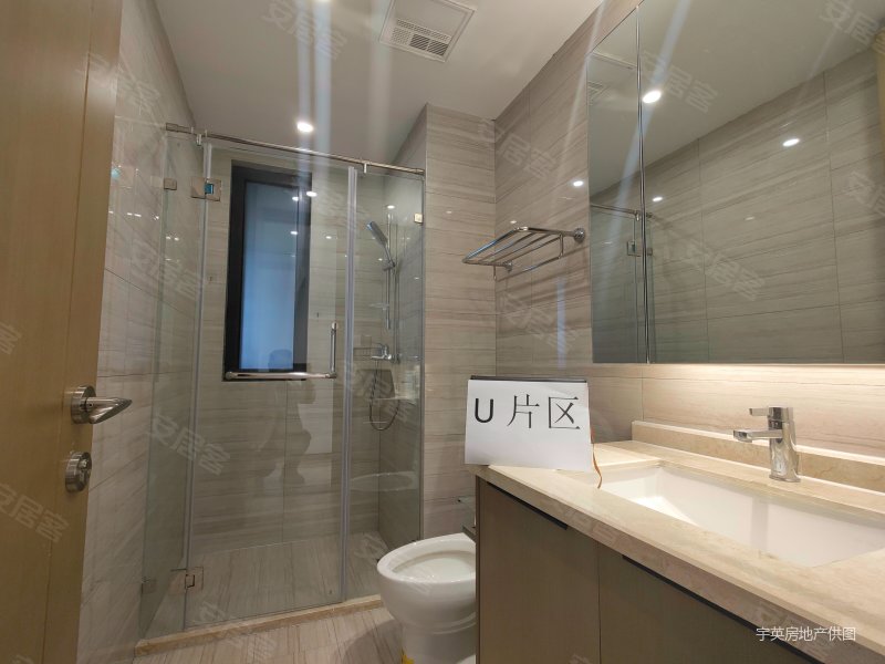 小城春秋 停车方便 南北通透 商品住宅 楼龄新 随时过户