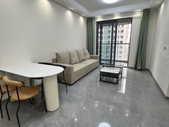 安吉昌硕锦银百货九州附近，融园精装修两室两厅一卫，价格便宜，家电家具齐全出租房源真实图片