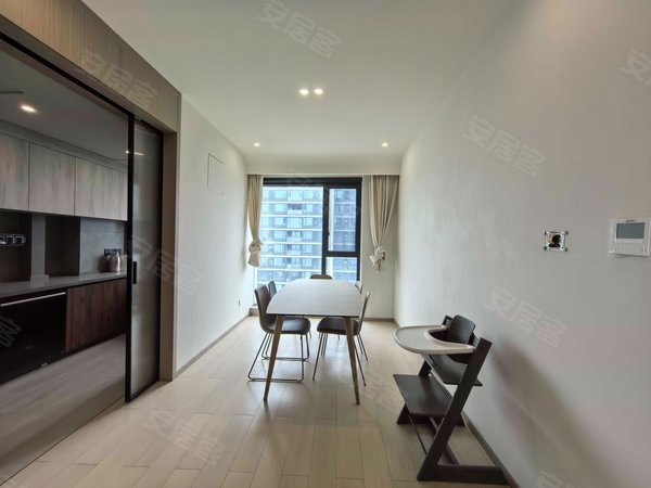 海宁长安镇农发区绿城华景川之江明月绿城华景川之江明月 阳光充足 精装修 3室2厅2卫出租房源真实图片