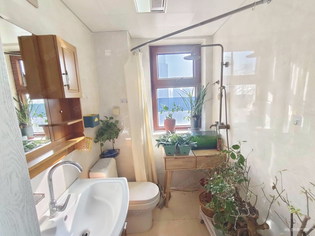 源盛嘉禾B区4室2厅2卫158.5㎡南北132万