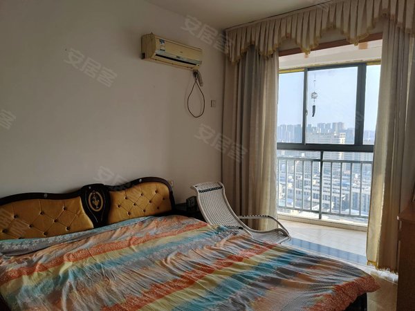 水岸皇庭精装两房近县医院出门就是澄碧湖配套成熟