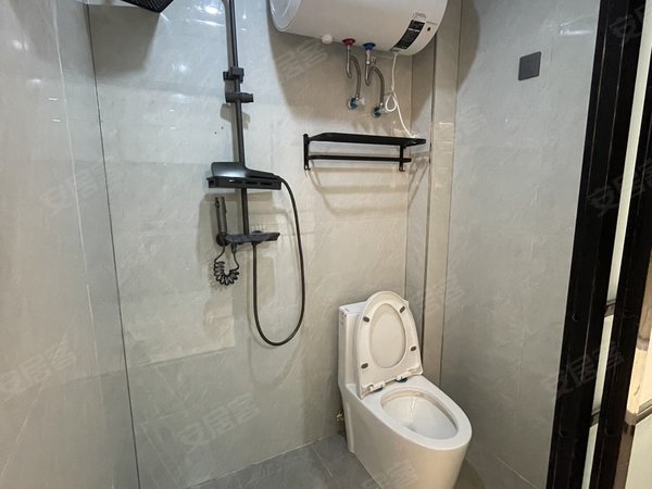 金华东阳东阳江北湖田小区湖田 西范 山口  附近 押一付一豪华装修 智能投影房带电梯出租房源真实图片