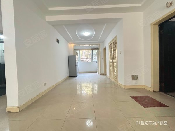 三湘世纪花城南院子北露台一套不错的房子客厅层高32米