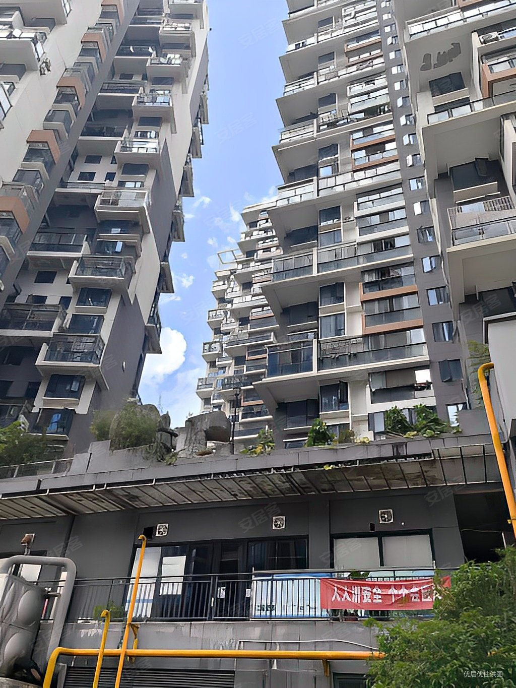 溪山御景毛坯两室大露台