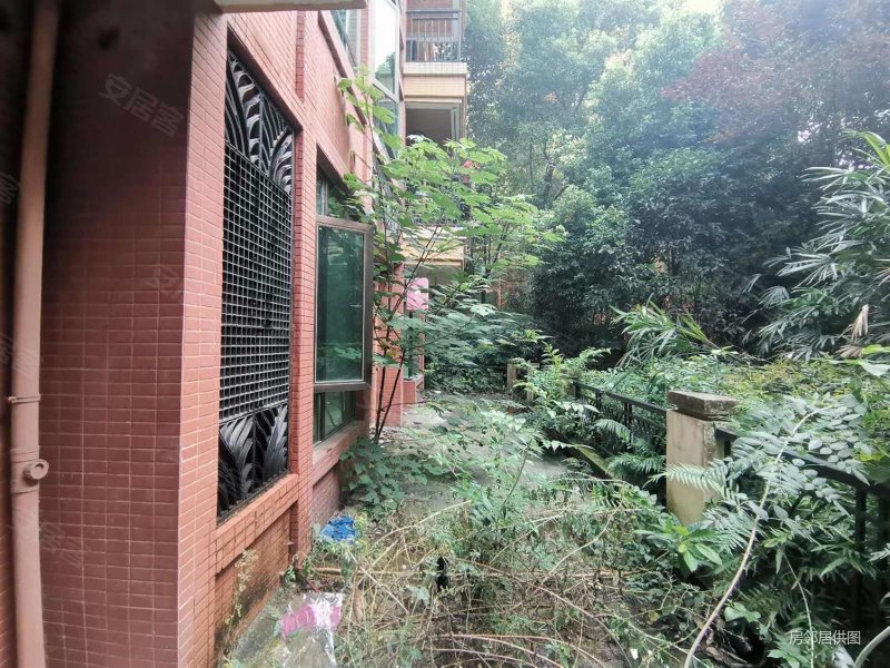 新都品质小区 东骏湖一楼带花园 户型方正 看房方便,东骏湖景湾二手房