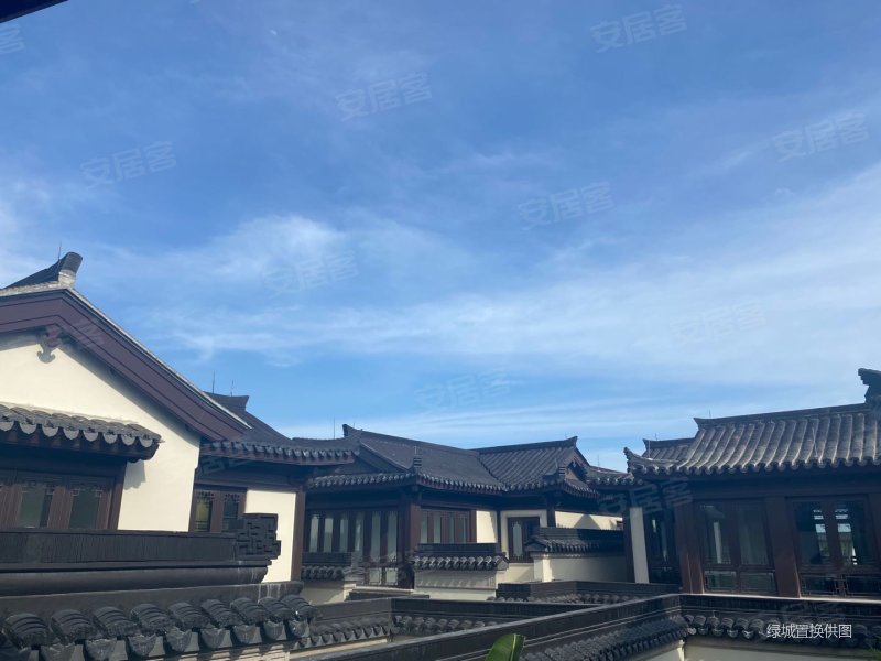 江南里 性价比高 私密性好 小区中心位置,绿城蓝湾小镇(别墅)二手房