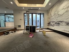 深圳龙岗坂田新上实拍!微派合院别墅,上下五层,适合电商,直播,设计摄影出租房源真实图片
