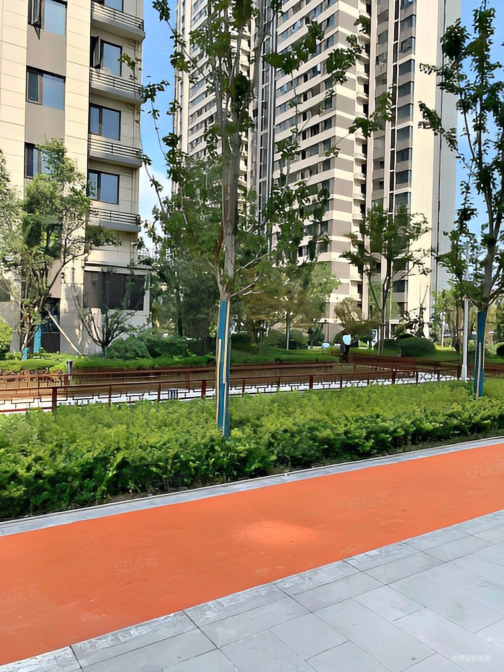 汇泉景悦城2号院3室2厅2卫130㎡南北145万