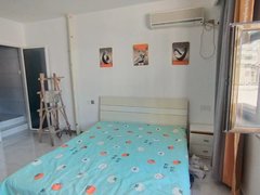兴安盟乌兰浩特五一广场市医院 百货大楼附近步梯3楼一室一厅月租1300豪华精装修出租房源真实图片