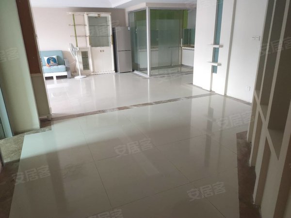 临春河路七小附近福泉花园出租,精装三房二卫双阳台,随时可看房