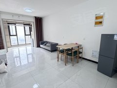 阜阳颍上三八购物广场吾悦旁 慎城中心校对面 简单装修小三室两台空调随时看房出租房源真实图片