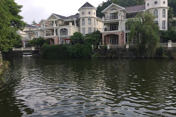三正半山豪苑(别墅)