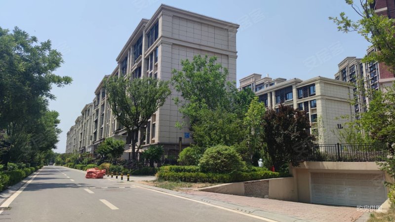 中骏柏景湾(别墅)5室2厅3卫260㎡南北310万