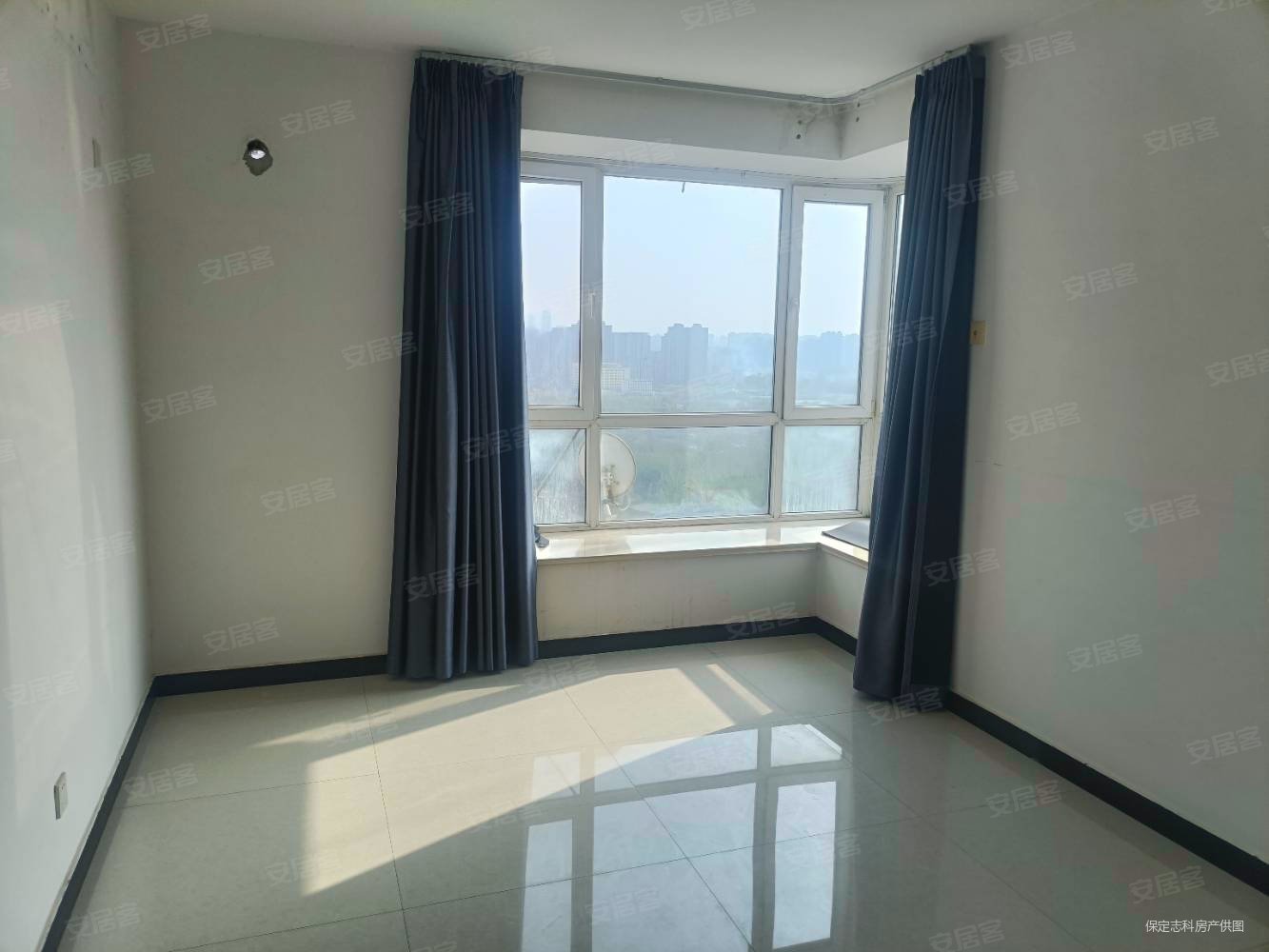 维多利亚夏郡3室2厅2卫134.69㎡南北95万