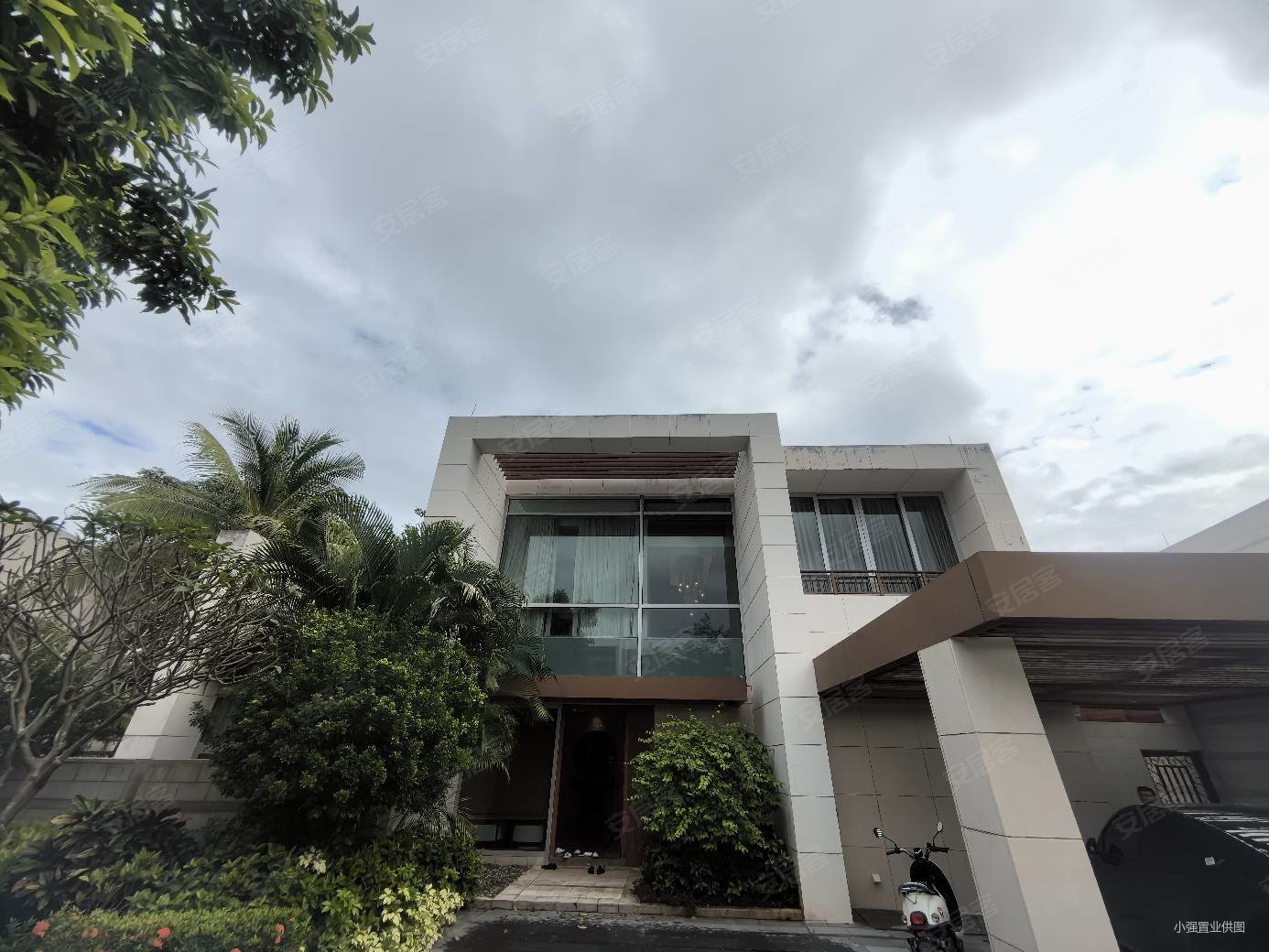 海棠湾银海独栋别墅出售496平5室3厅7卫带泳池花园