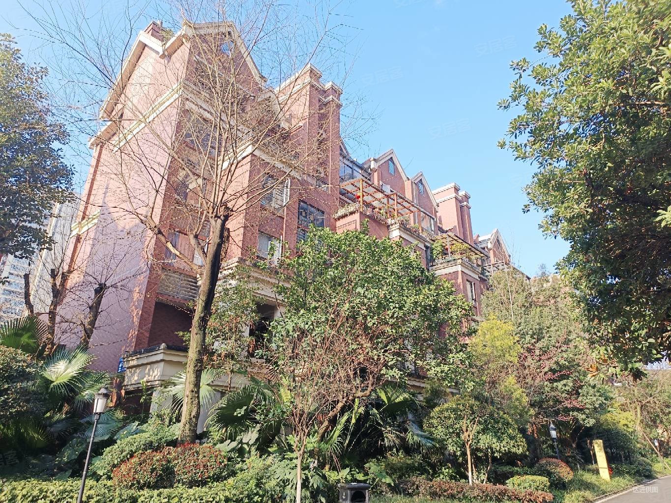 华宇天府花城洋房底跃带花园直接花园入户