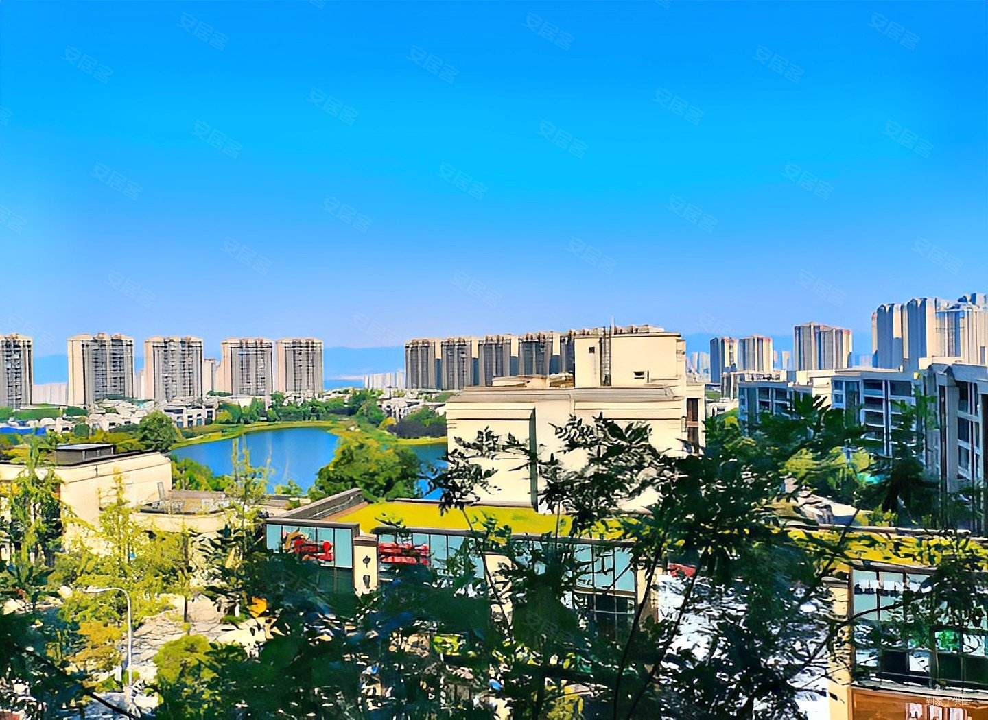 约克郡阅林洋房3室2厅2卫139.59㎡南240万