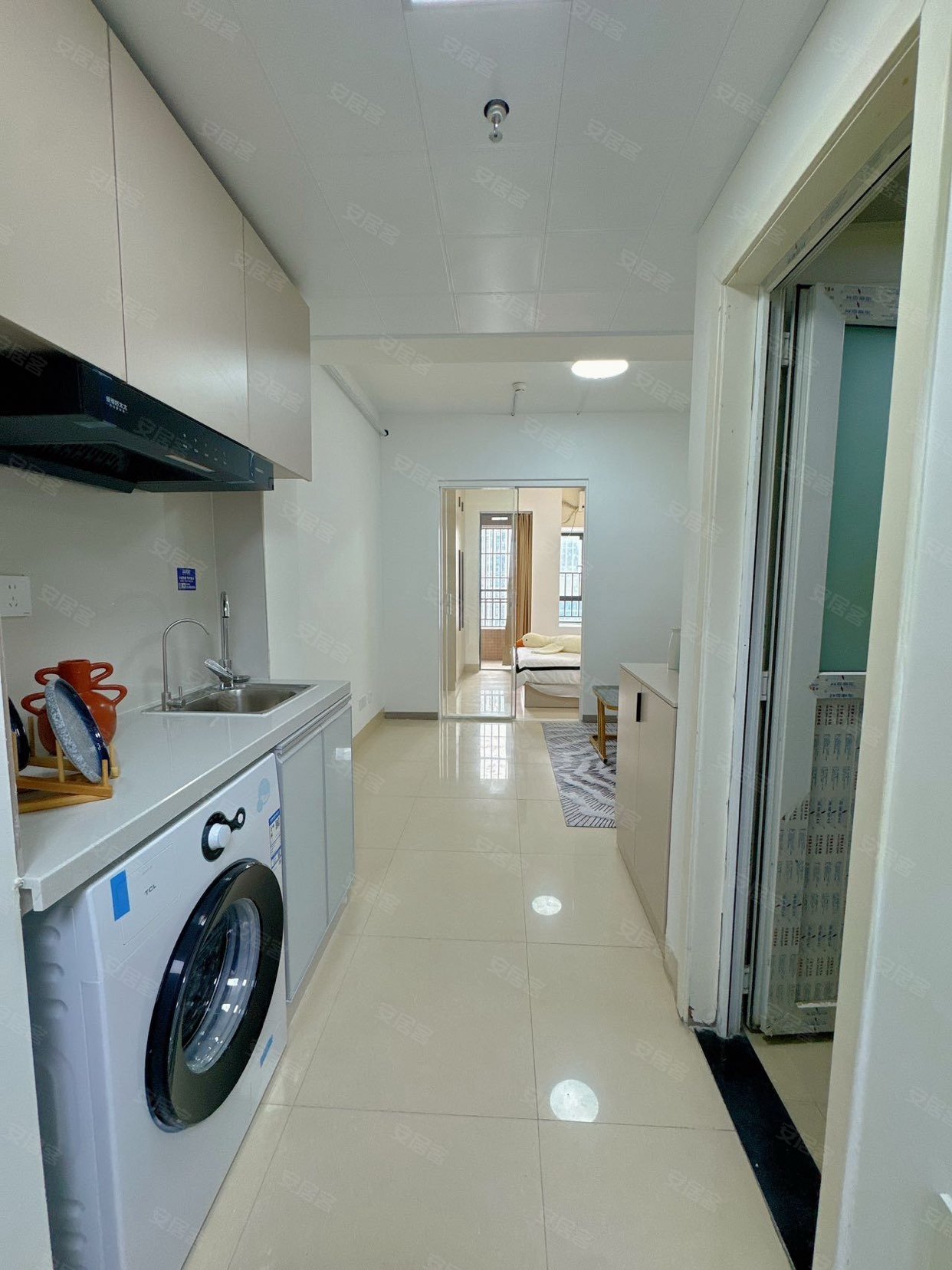 圭塘 雨花区政府地铁口  喜盈门 五江天街一室一厅民水电月付