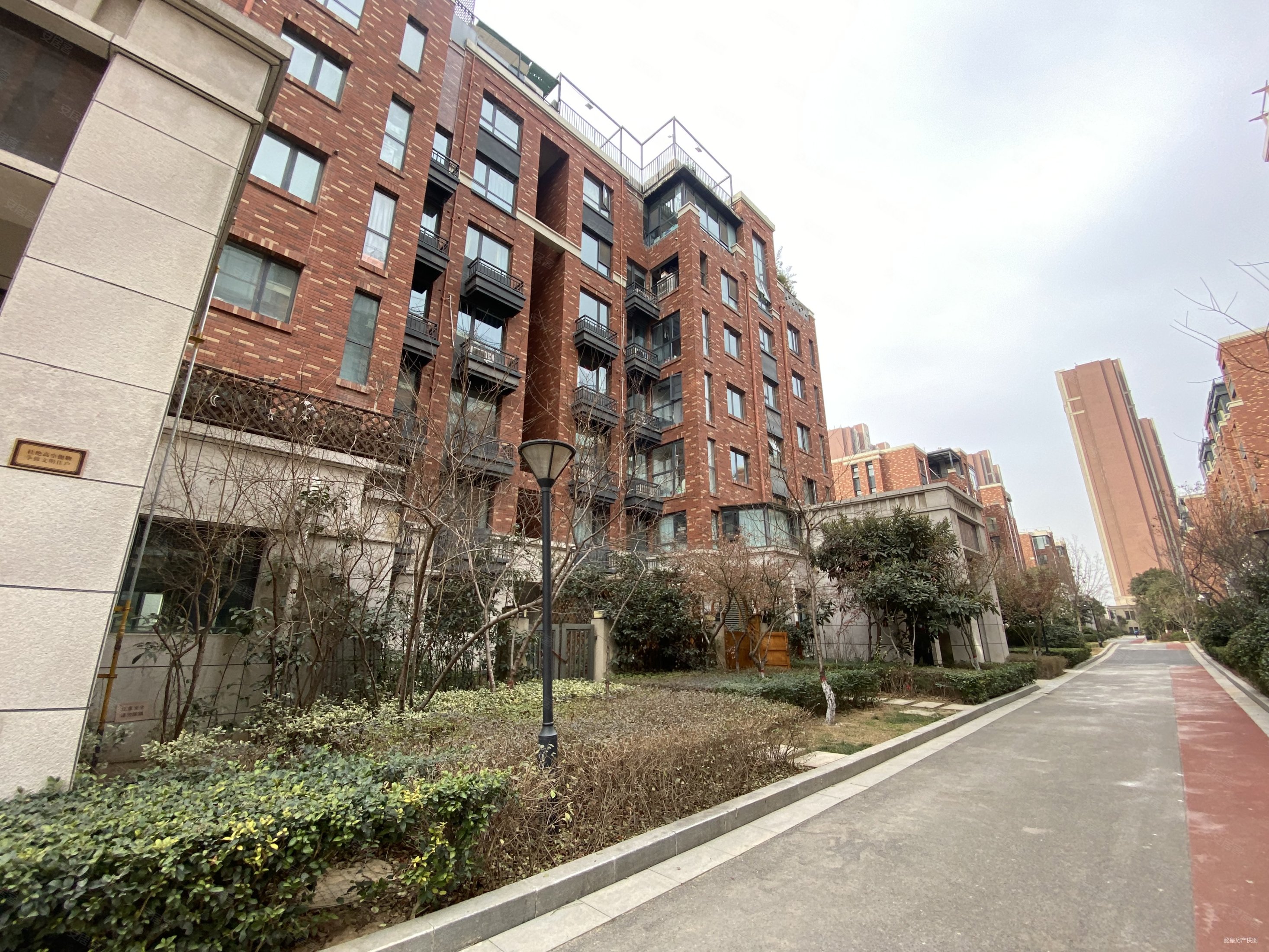 洛阳房产网>洛阳二手房>西工二手房>西工周边二手房>和昌花与墅>