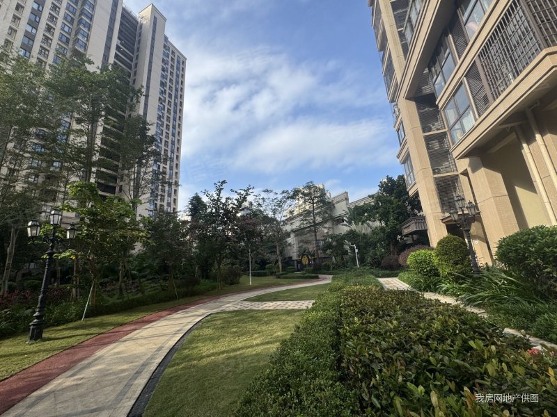 中海锦城3室2厅2卫112.64㎡南北175万