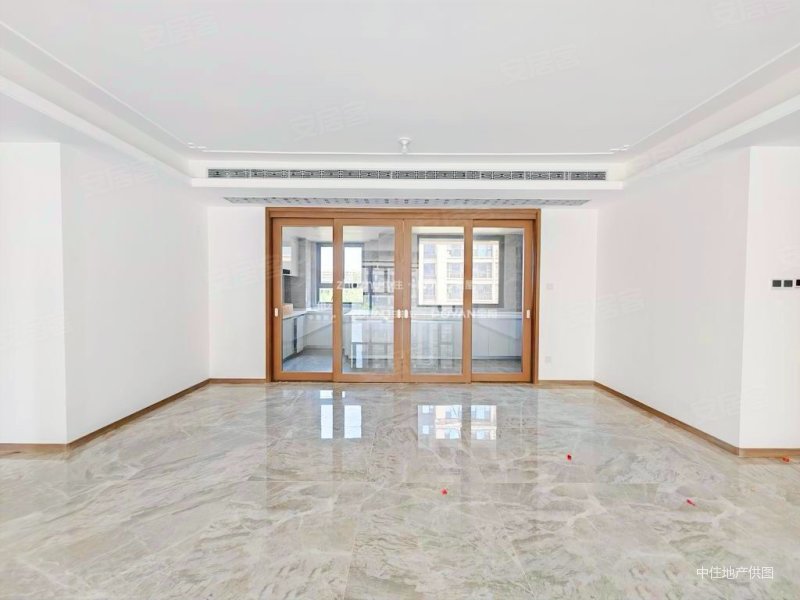 建发玺园 精装大四室 三卫 大宽厅 双 阳台