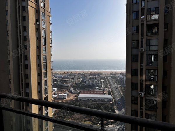 青岛黄岛薛家岛海尔山海湾精装套一客卧分离 带看海大露台 随时看房