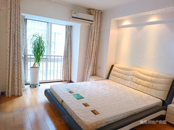 赤岗冲双地铁口丽星景园南北通透小高层电梯四房