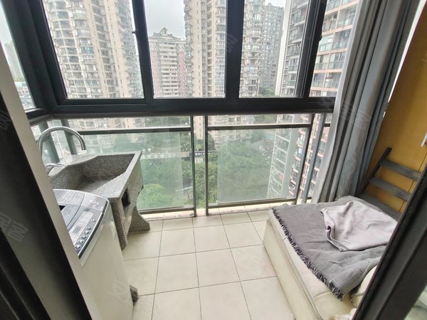 重庆渝北渝北黄泥磅上品拾陆红土地轻轨 核心位置 上品十六 品质一房