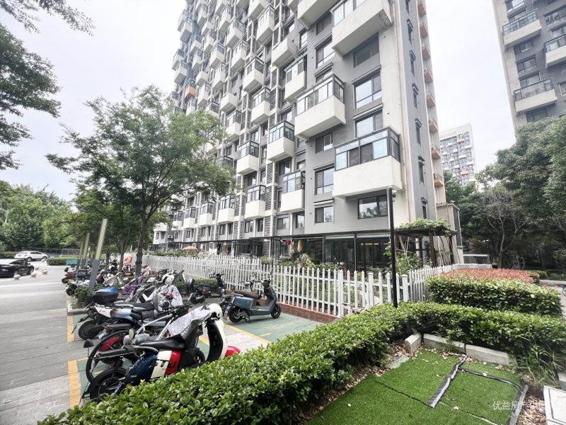 三房两卫 看房随时,云樾广场二手房,236万,3室2厅,2卫,98平米-南京