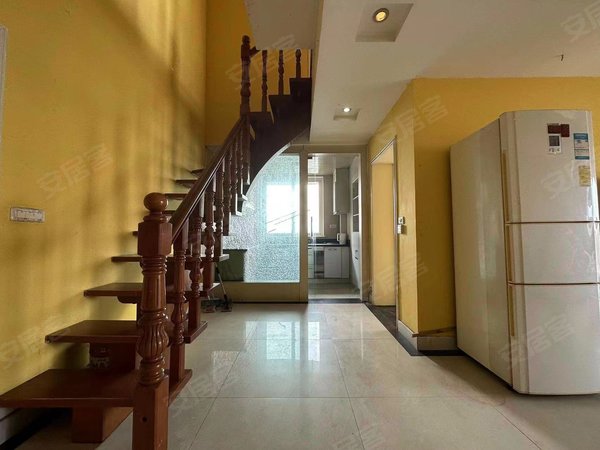 重庆沙坪坝沙滨路华宇金沙港湾(a区)肿瘤医院旁 双阳台 全江景跃层