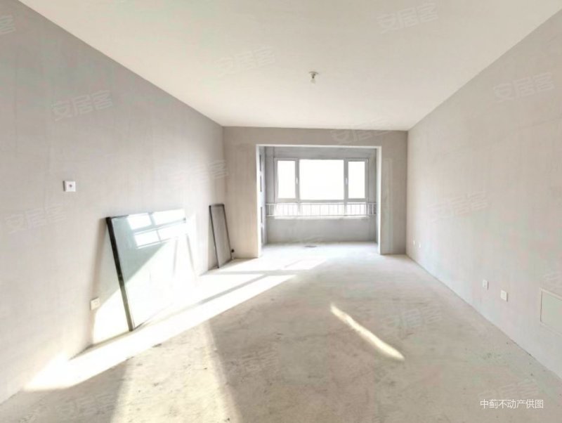 安田心屿121平米大三室电梯直达赠车位随时看房