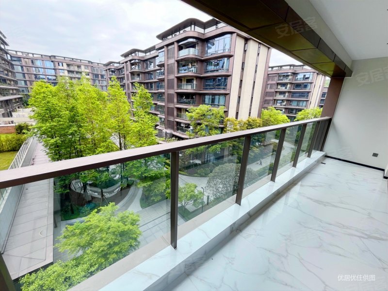 龙湖舜山府二期大平层